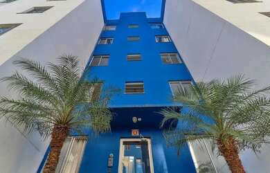 Imagem: O apartamento possui 2 Dormitórios, 1 Banheiro, 1 Vaga na garagem