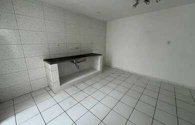 Imagem: A casa possui 4 Dormitórios, 3 Banheiros, 1 Vaga na garagem