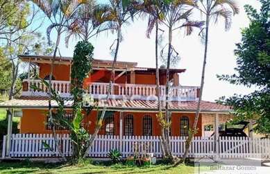 Imagem: A fazenda possui 2.500m² de Área e está localizado em Biritiba