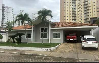 Imagem: A casa em condomínio possui 4 Dormitórios, 5 Banheiros, 4