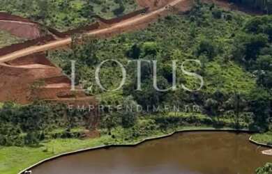 Imagem: O terreno possui 600m² de Área e está localizado em Centro