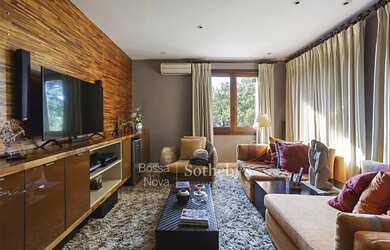 Imagem 10: Casa Clássica em Ponto Alto com Vista Deslumbrante