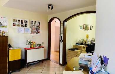 Imagem 9: Maravilhoso sobrado seguro e ensolarado. Arquitetura atemporal