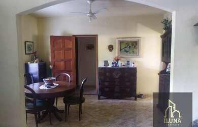 Imagem: A casa possui 5 Dormitórios, 4 Banheiros, 3 Vagas na garagem