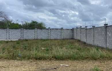 Imagem: O terreno possui 200m² de Área e está localizado em Pampalona