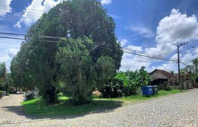 Imagem: O terreno possui 607m² de Área e está localizado em Garcia