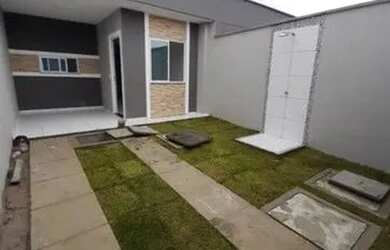 Imagem: A casa possui 2 Dormitórios, 2 Banheiros, 2 Vagas na garagem