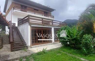 Imagem: A casa em condomínio possui 4 Dormitórios, 3 Banheiros, 5