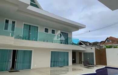 Imagem: A casa em condomínio possui 5 Dormitórios, 5 Banheiros, 3