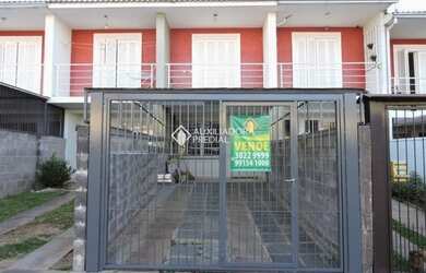 Imagem: A casa possui 2 Dormitórios, 1 Banheiro, 1 Vaga na garagem