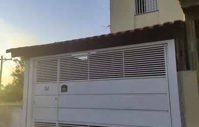 Imagem: A casa em condomínio possui 2 Dormitórios, 2 Banheiros, 2