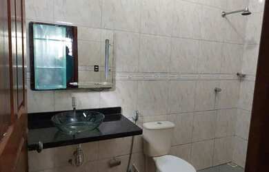 Imagem: A casa possui 2 Dormitórios, 3 Banheiros, 2 Vagas na garagem