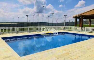 Imagem: A casa em condomínio possui 3 Dormitórios, 3 Banheiros, 4