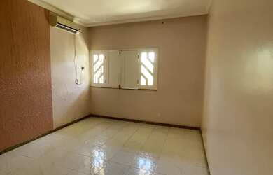 Imagem 2: Linda casa na Farolandia. 400m² de Área, 5 Vagas na garageme4 Dormitórios