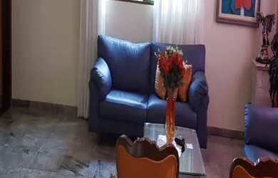 Imagem: A casa possui 5 Dormitórios, 5 Banheiros, 5 Vagas na garagem