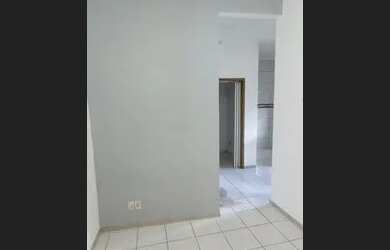 Imagem: A casa possui 2 Dormitórios, 1 Banheiro e está localizado