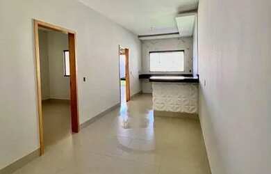 Imagem: A casa possui 2 Dormitórios, 2 Banheiros, 3 Vagas na garagem