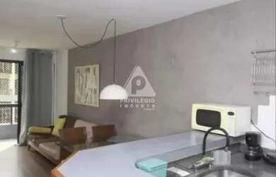 Imagem: O apartamento possui 2 Dormitórios, 2 Banheiros, 70m² de Área