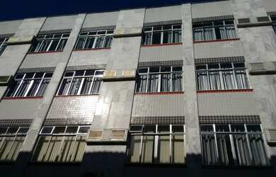 Imagem: O apartamento possui 2 Dormitórios e está localizado em Centro