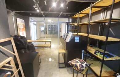 Imagem: O depósito possui 1 Vaga na garagem, 35m² de Área e está