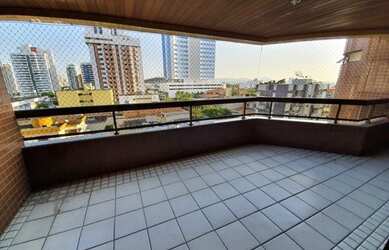 Imagem: O apartamento possui 4 Dormitórios, 5 Banheiros, 2 Vagas na