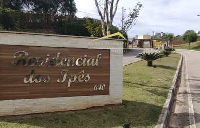 Imagem: A casa possui 4 Dormitórios, 4 Banheiros, 3 Vagas na garagem