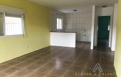 Imagem: A casa possui 2 Dormitórios, 2 Banheiros, 1 Vaga na garagem