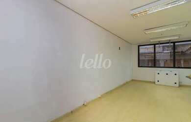 Imagem: O depósito possui 1 Vaga na garagem, 30m² de Área e está