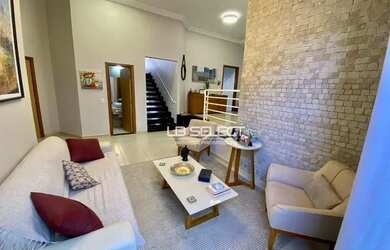 Imagem: A casa em condomínio possui 3 Dormitórios, 4 Banheiros, 4