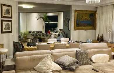 Imagem: O apartamento possui 5 Dormitórios, 4 Banheiros, 1 Vaga na