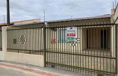 Imagem: A casa possui 2 Dormitórios, 1 Banheiro, 1 Vaga na garagem