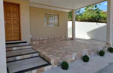 Imagem: A casa possui 4 Dormitórios, 4 Banheiros, 3 Vagas na garagem