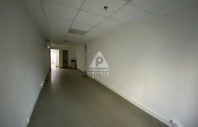 Imagem: O depósito possui 1 Vaga na garagem, m² de Área, Imóvel