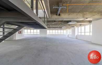 Imagem: O depósito possui 5 Vagas na garagem, 812m² de Área, Imóvel