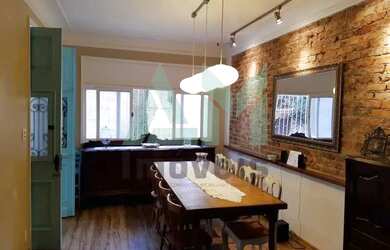 Imagem: A casa possui 3 Dormitórios, 3 Banheiros, 1 Vaga na garagem