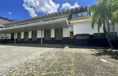Imagem: O depósito possui 5 Vagas na garagem, 5.750m² de Área e
