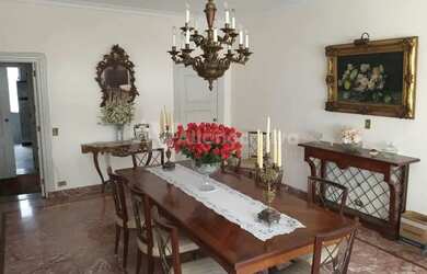 Imagem: O apartamento possui 4 Dormitórios, 4 Banheiros, 2 Vagas na