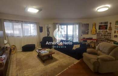 Imagem: O apartamento possui 4 Dormitórios, 2 Banheiros, 2 Vagas na