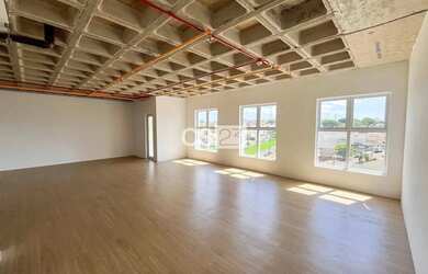 Imagem: O depósito possui 1 Vaga na garagem, 75m² de Área e está