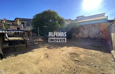 Imagem: A casa possui 2 Dormitórios, 1 Banheiro, 100m² de Área e