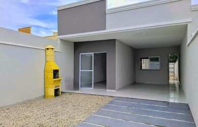 Imagem: A casa possui 2 Dormitórios, 2 Banheiros, 2 Vagas na garagem