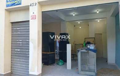 Imagem: O depósito possui 3 Vagas na garagem, 276m² de Área e está