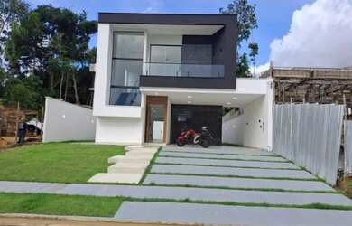 Imagem: A casa em condomínio possui 4 Dormitórios, 5 Banheiros, 4