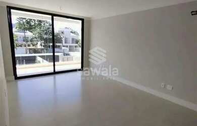 Imagem: A casa possui 5 Dormitórios, 5 Banheiros, 3 Vagas na garagem