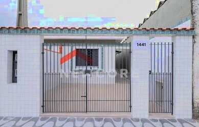 Imagem: A casa possui 2 Dormitórios, 1 Banheiro, 1 Vaga na garagem