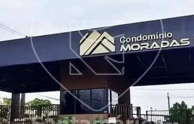 Imagem: A casa em condomínio possui 3 Dormitórios, 2 Banheiros, 1