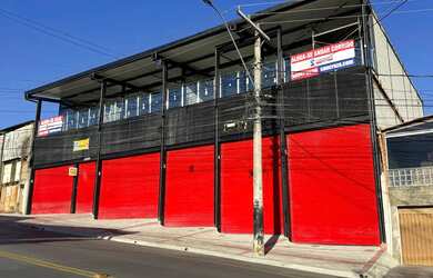 Imagem: O depósito possui 1 Vaga na garagem, 100m² de Área e está