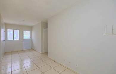 Imagem 2: Casa com 45m² 2 quartos 1 banheiro 1 vaga no bairro Neves