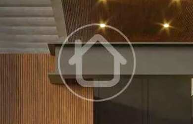 Imagem: A casa possui 3 Dormitórios, 2 Banheiros, 2 Vagas na garagem