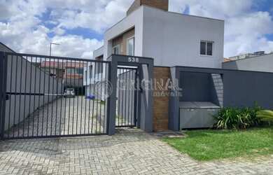 Imagem: A casa possui 3 Dormitórios, 1 Banheiro, 1 Vaga na garagem